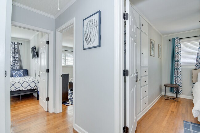 Building Photo - 1127 Magnolia Dr