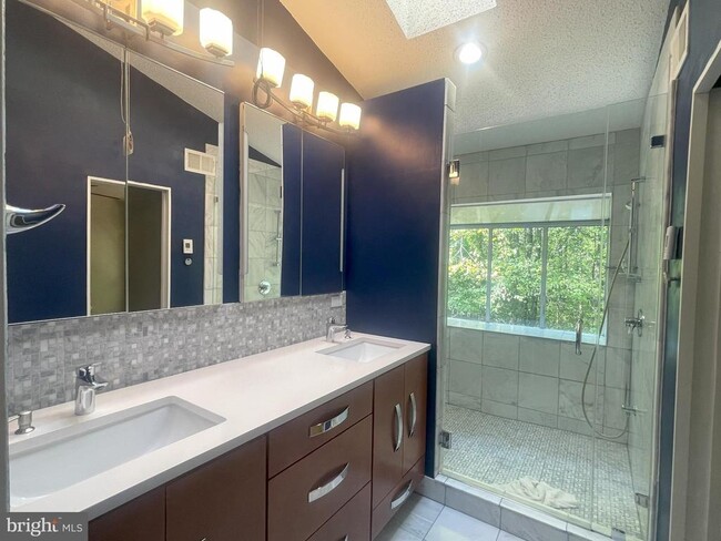 Building Photo - 24 Ginger Ct