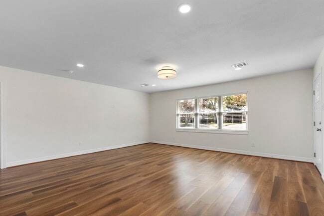 Building Photo - 10218 Moorberry Ln