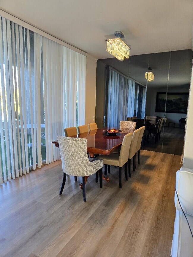 Building Photo - 899 Island Dr