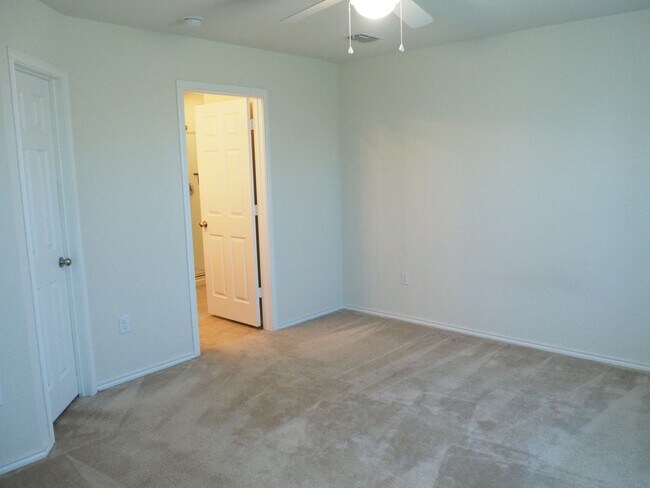 Building Photo - 3 Bed 2 Bath in Providence Village