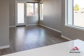 Building Photo - 110 N Blandena St