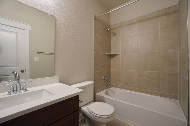 Building Photo - 136 Greinert Dr