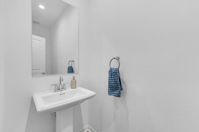 Building Photo - Spacious 5-Bedroom Home in Spencer’s Crossing – Murrieta - 6 Month - 1 Year or Lease To Own!