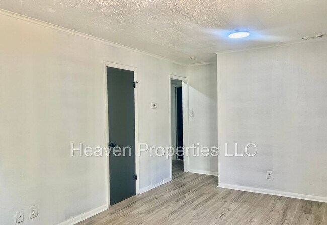 Building Photo - 2531 Crispin Ave