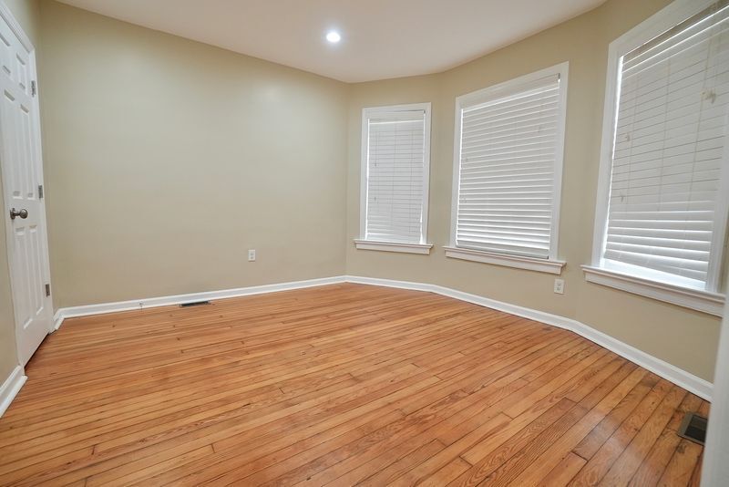 Building Photo - 27 Mt Pleasant Ave