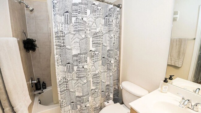 Building Photo - Charming 4BR Townhome in Panama City Beach