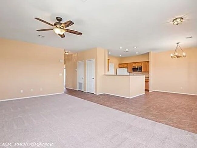 Building Photo - APPLICATION PENDING- Spacious & Move-In Re...