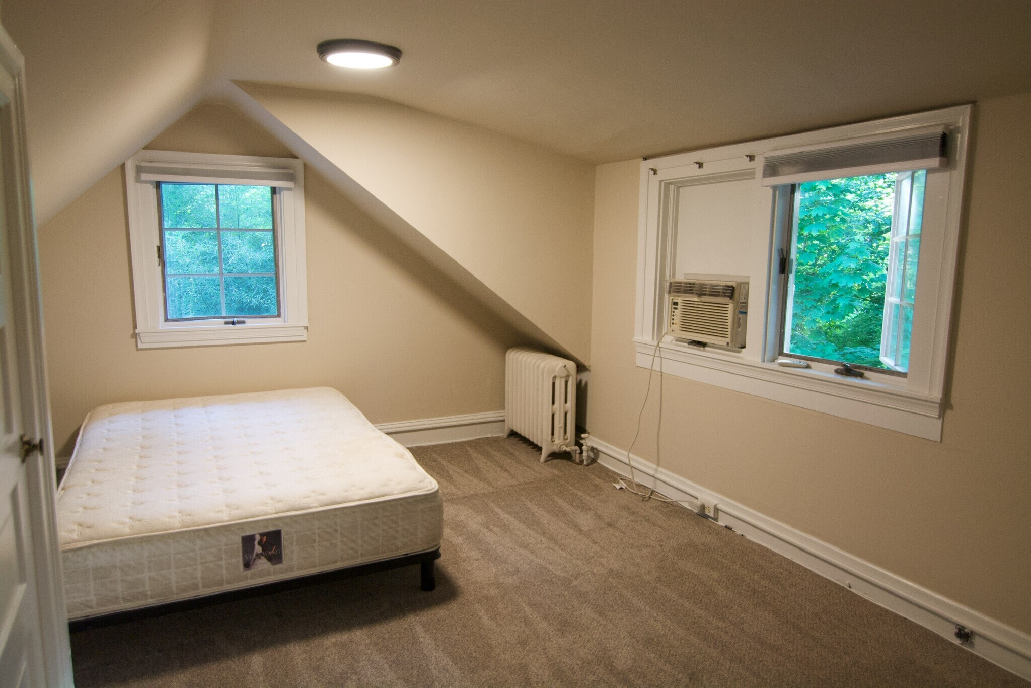 Building Photo - 327 Valley Brook Rd