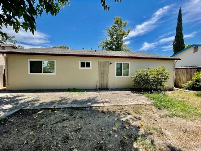 Building Photo - Remodeled