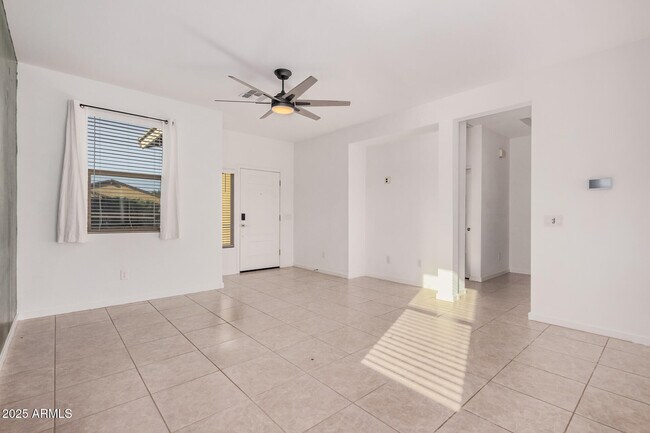 Building Photo - 399 Pelipa Dr