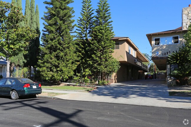 Building Photo - 1227 Orange Grove Ave