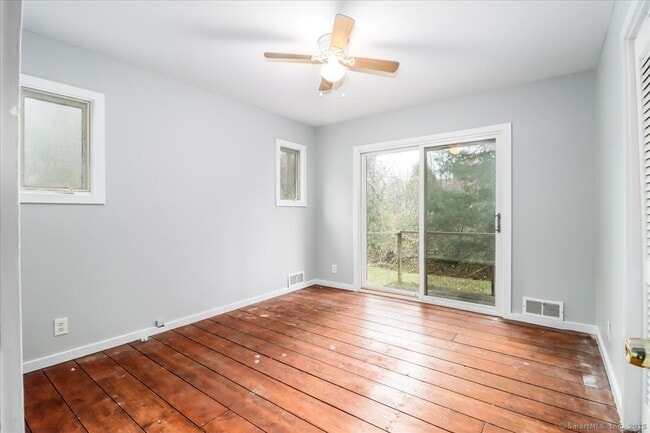 Building Photo - 381 Litchfield Rd