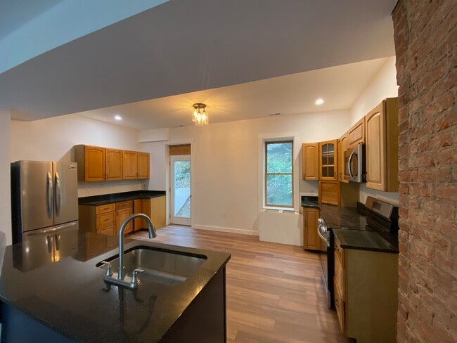 Building Photo - 5021 Greenridge Ln