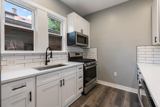 Building Photo - 4624 N Springfield Ave