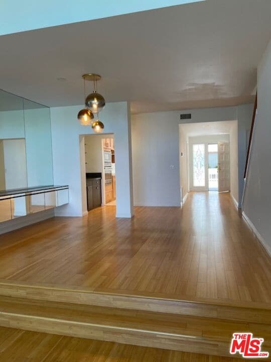 Building Photo - 4338 Redwood Ave