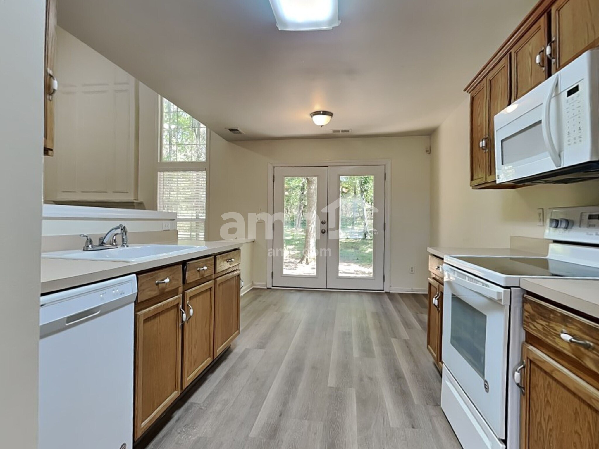 Building Photo - 710 Bob White Ct