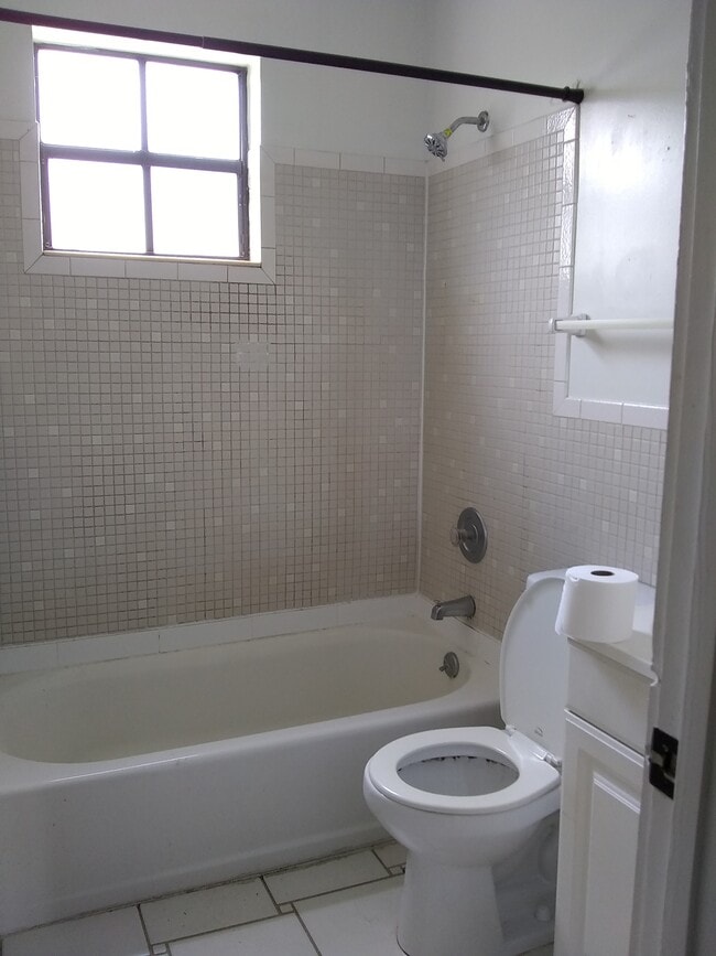 Building Photo - 115 Peachtree St