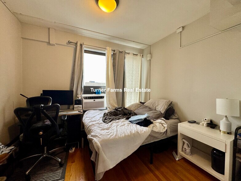 Building Photo - 12 Stoneholm St