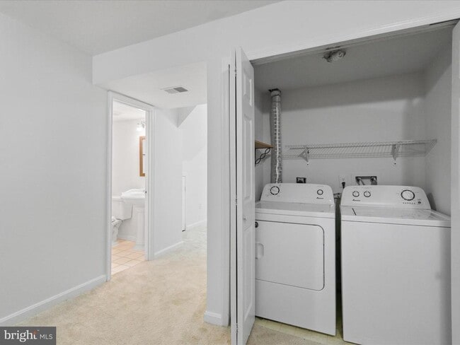 Building Photo - 7700 Shadowcreek Terrace
