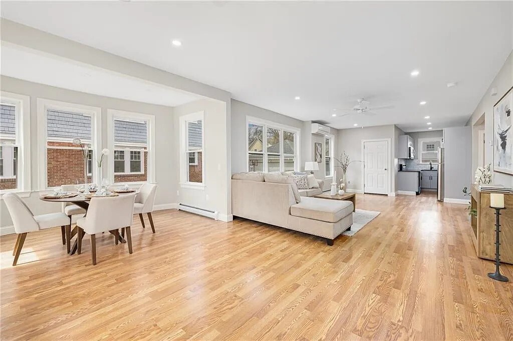 Building Photo - 146 Evergreen St