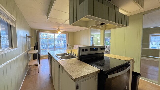 Building Photo - 5638 James Dr