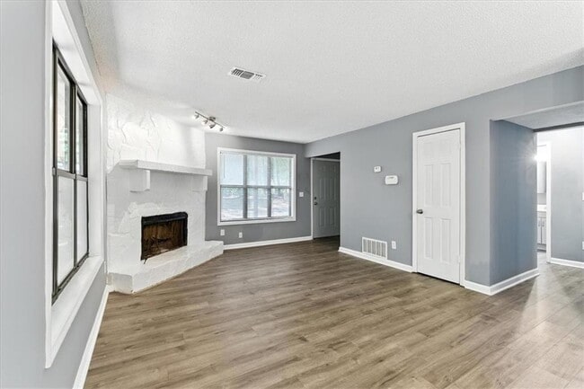Building Photo - 3009 Hawthorne Pl