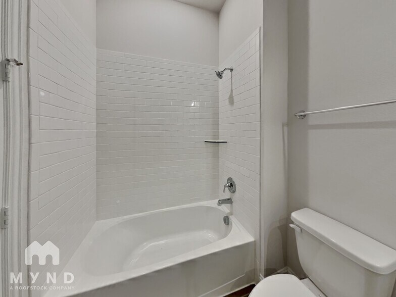 Building Photo - 1032 Joseph Ct