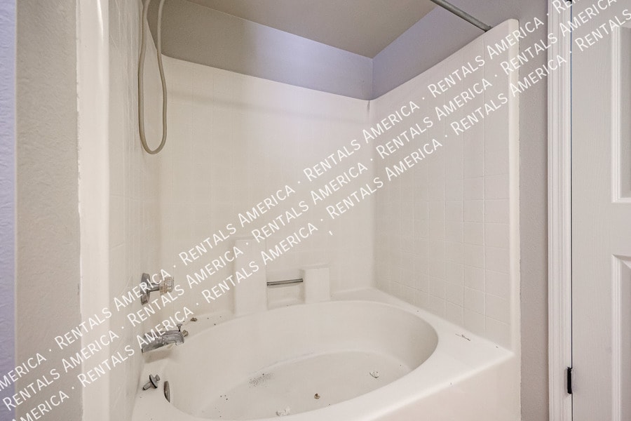 Building Photo - 18433 N 56th Dr