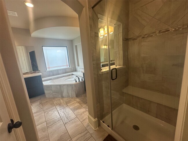 Building Photo - 14514 Fall Creek View Dr