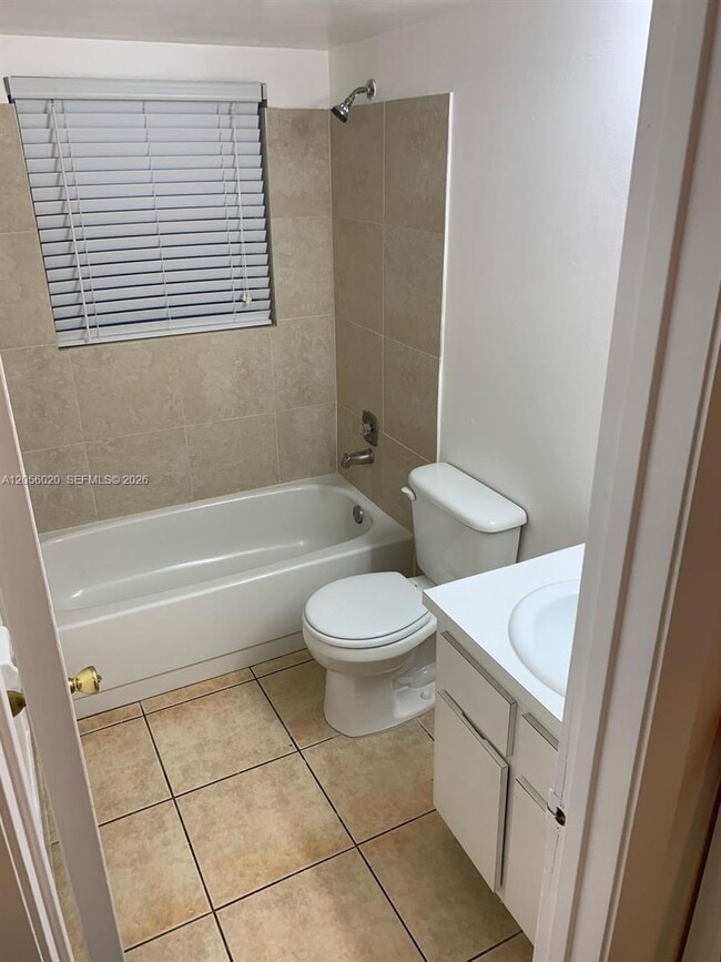Building Photo - 3212 Coral Ridge Dr