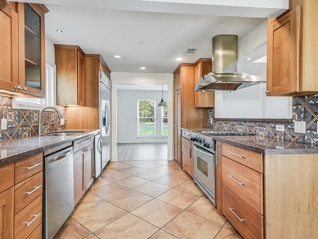 Building Photo - 4302 Twisted Tree Dr