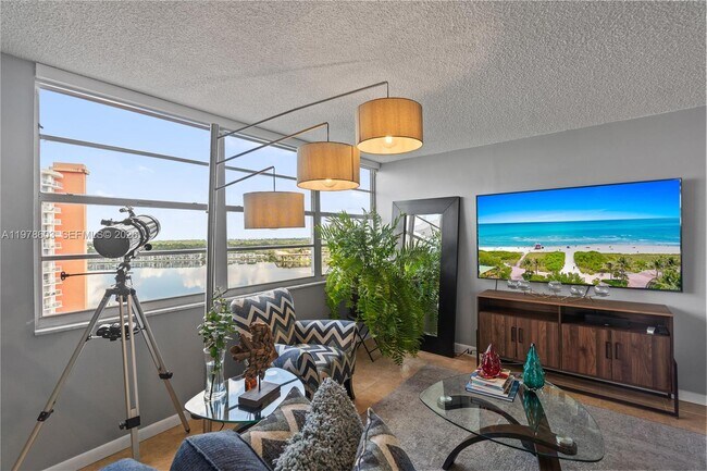 Building Photo - 1351 NE Miami Gardens Dr