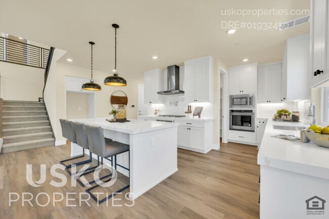 Building Photo - 7095 Soleil Wy