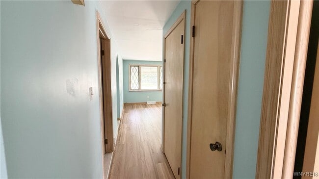 Building Photo - 2547 William St