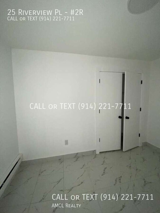 Building Photo - 25 Riverview Pl