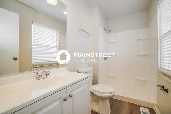 Building Photo - 3 Bedroom Pet-Friendly Home in PICKERINGTON, OH with Main Street Renewal