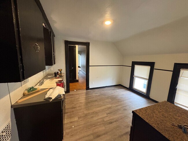 Building Photo - 629 Jay St