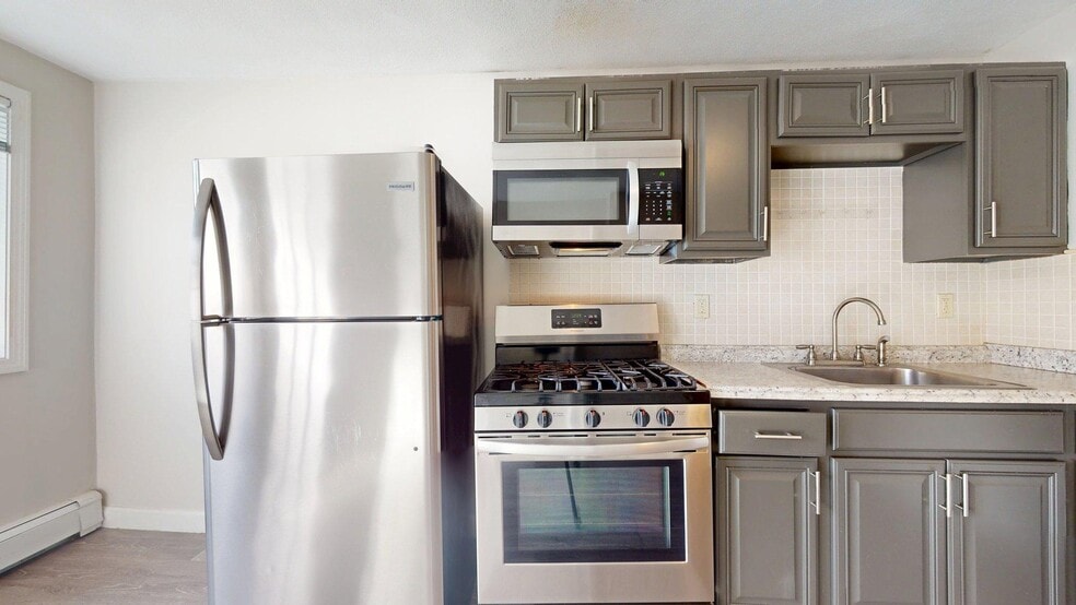 Building Photo - 161 Bennington St