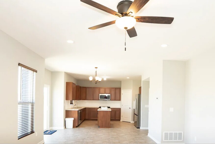 Building Photo - 1549 Marie Way