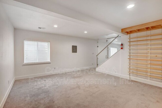 Building Photo - 2581 S Hazel Ct