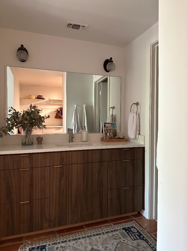 Building Photo - 606 W Lynn St