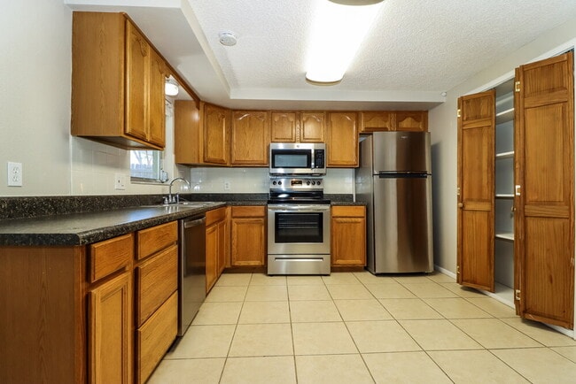 Building Photo - 6226 9th Ave