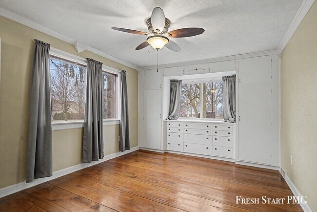 Building Photo - Charm Meets Modern Living in the Heart of Stanton