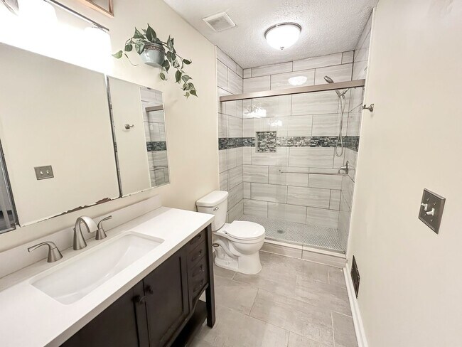 Building Photo - 3 BR Wooded Retreat in the Heart of East Cobb!