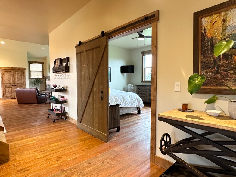 Building Photo - 3071 River Lakes Dr