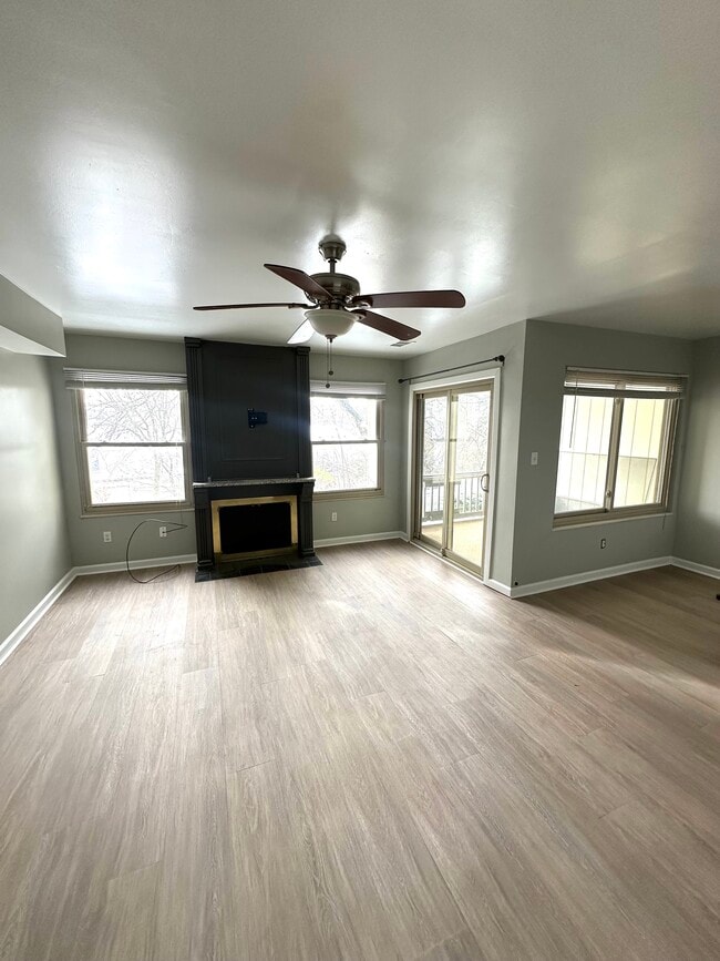 Building Photo - 1471 Cliff Ct