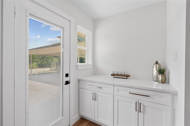 Building Photo - 12019 Beth Ln