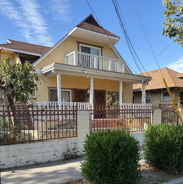 Building Photo - 1377 W 23rd St