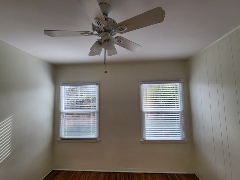 Building Photo - 12019 Ocean Park Blvd